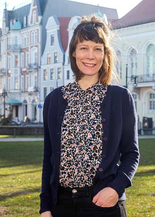 Melanie Rühmling hat das Leben von Frauen im mittleren Lebensalter auf dem Dorf unter die wissenschaftliche Lupe genommen. (Foto: Universität/Julia Tetzke).