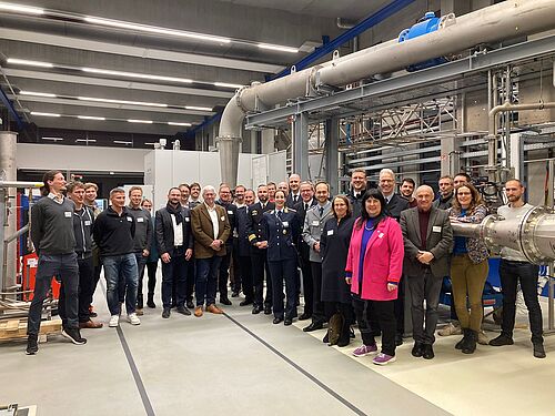 Behördenleiter/-innen Rostocks besuchten die Fakultät für Maschinenbau und Schiffstechnik (Foto: Universität Rostock). 