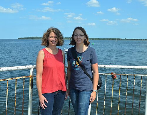 Professorin Laura Kubatko und Dr. Kristina Wicke.