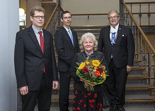 v.l. : Sönke Klinger, Kanzler Dr. Jan Tamm, Dr. Christa Radloff und Rektor Professor Wolfgang Schareck (Foto: Universität Rostock/IT- und Medienzentrum).