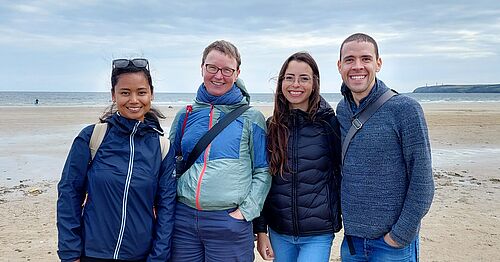 Gruppenfoto der Teilnehmenden an der Küste Waterfords