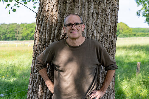 Dr. Stephan H. Böhm hat als einer der ersten weltweit die Elektrische Impedanz-Tomografie (EIT) weiterentwickelt. Foto: Sören Städe /Gut Haidehof Agrar Betriebsgesellschaft mbH. 